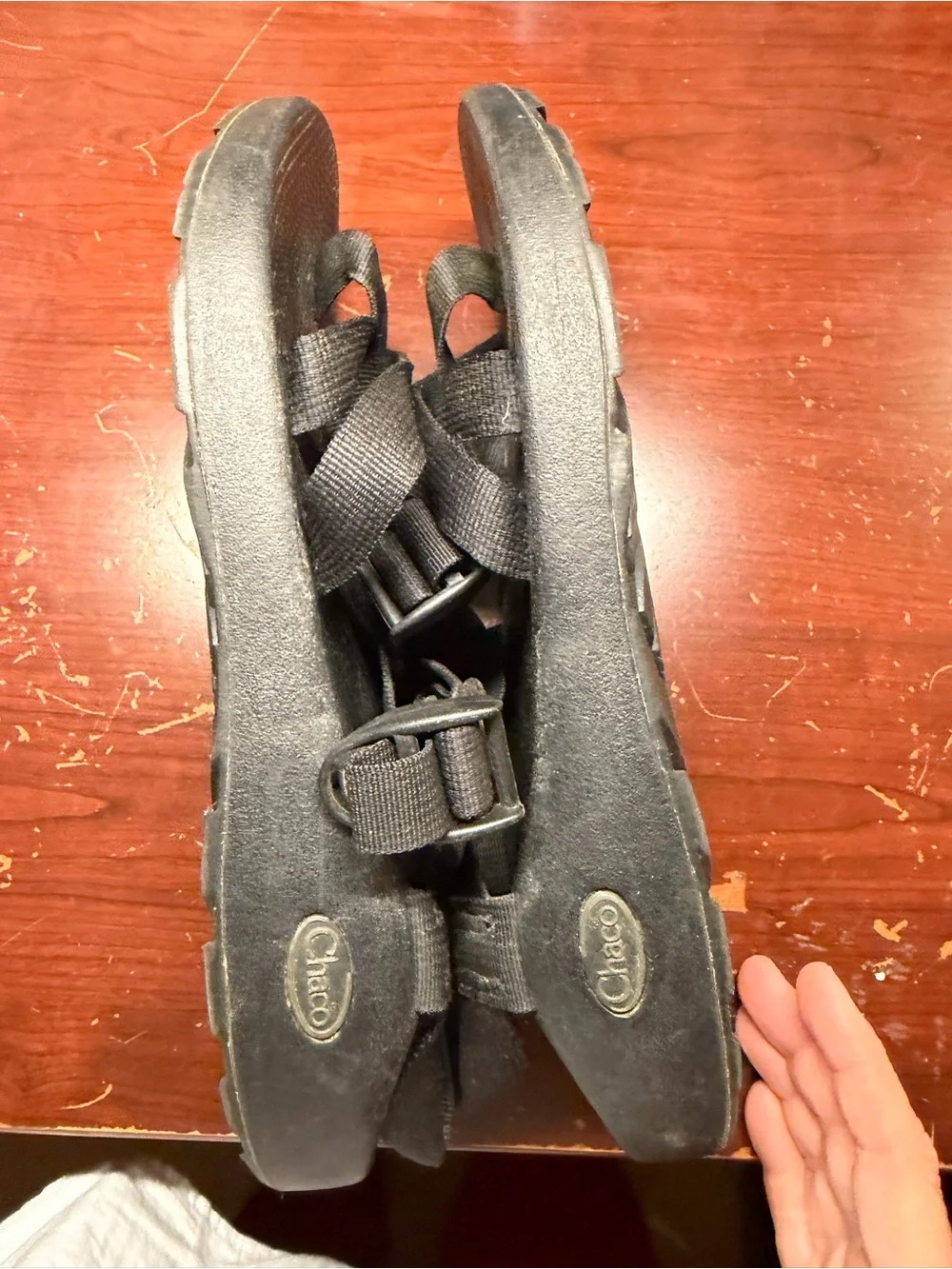 Chaco men’s sz 9 Black Strappy Outdoor Sandals